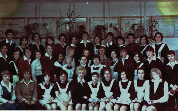 Одноклассники: выпуск 10А 1980  СШ 1 г. Кокчетав